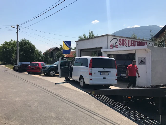 Slika ispred nase autoelektronicarske radnje - SHS Elektronika